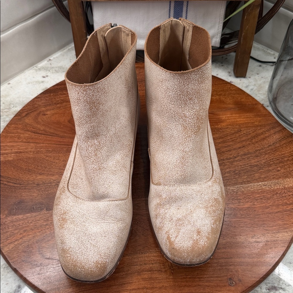 Clarks Pure Craft Cream Cracked Leather Ankle Booties Women